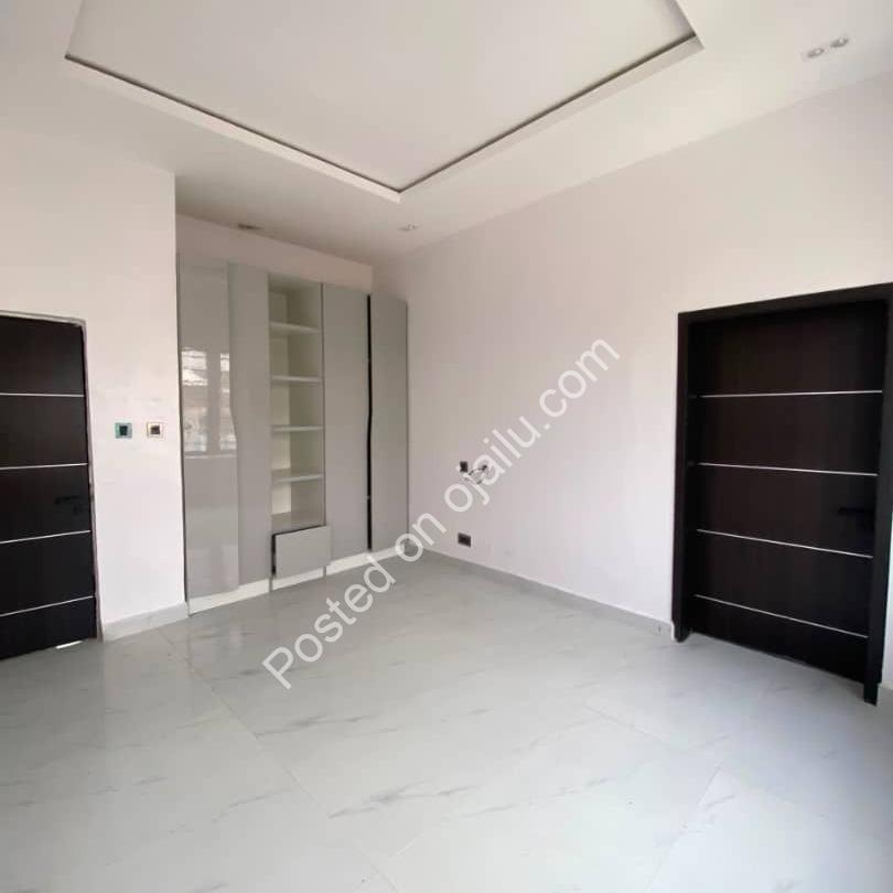 Your Oasis Awaits in Lekki: 5-Bed Duplex + Pool