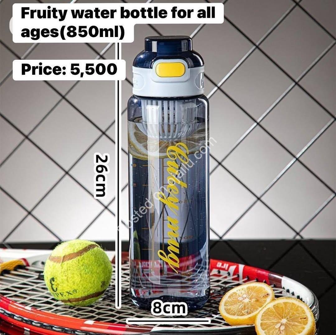 Hydrate in Style! 850ml Fruity Bottle for Every Adventure