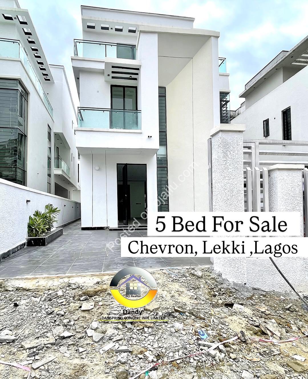 Stunning 5-Bed Duplex with Private Cinema & Rooftop in Chevron