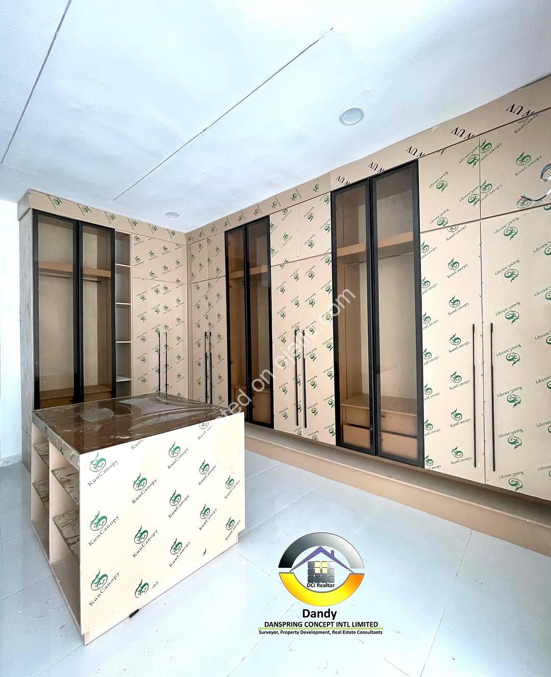 Stunning 5-Bed Duplex with Private Cinema & Rooftop in Chevron