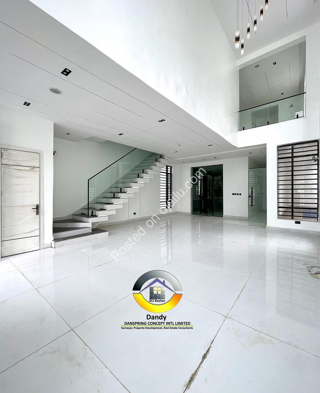 Stunning 5-Bed Duplex with Private Cinema & Rooftop in Chevron