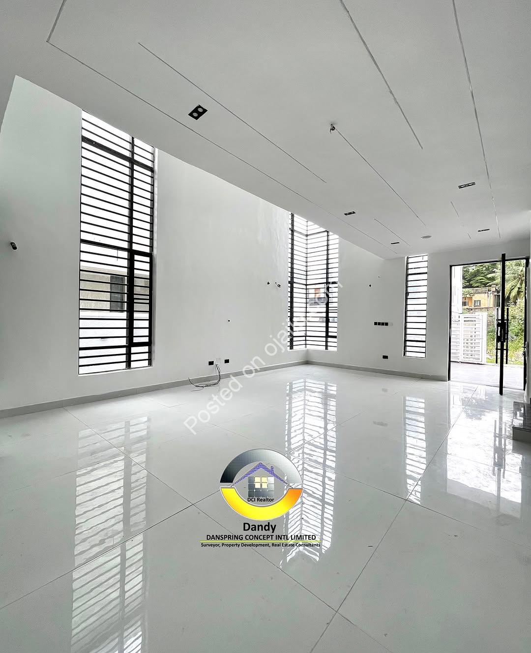 Stunning 5-Bed Duplex with Private Cinema & Rooftop in Chevron