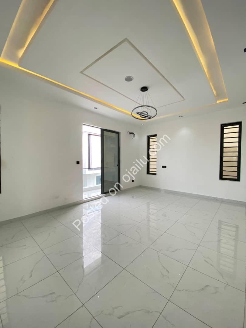 Move Into Perfection: 4BR Detached Duplex + BQ in Idado