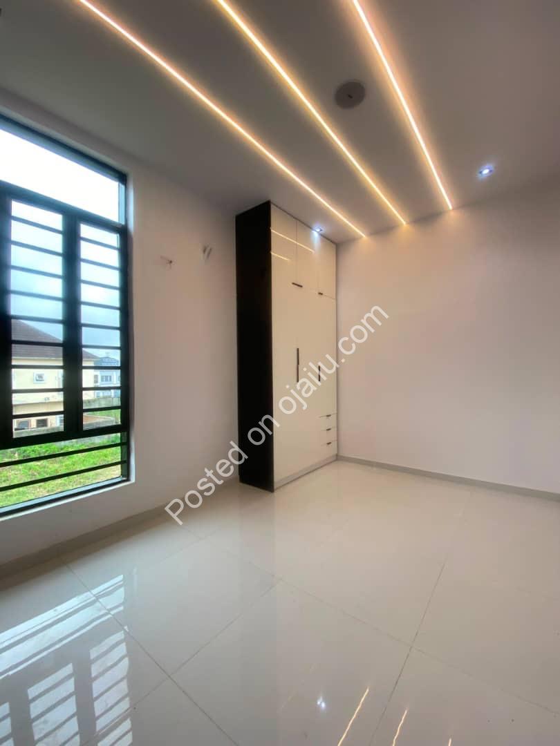 5 Bedroom Masterpiece with Pool in Ologolo