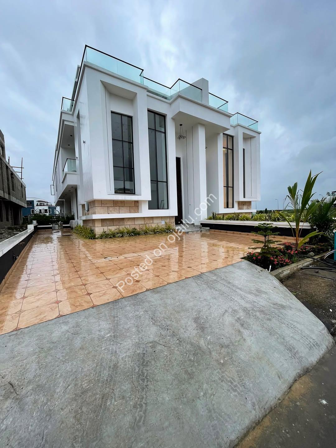 Ikate Duplex: Cinema, Pool & Gym for ₦1.3B