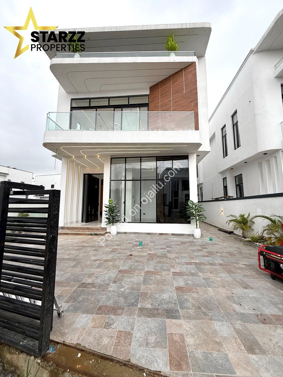 Your Private 5-Bed Escape: Poolside Luxury in Ajah