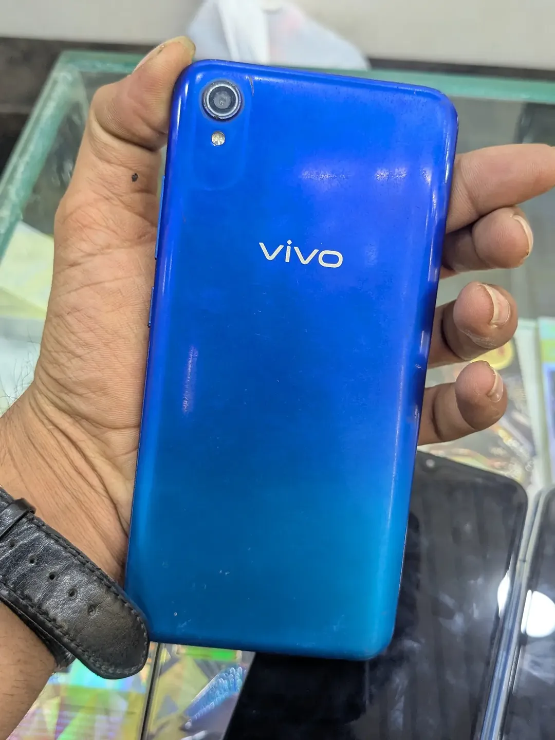 Unleash Premium Vivo Y-Series – Best Deals + Free Gifts!