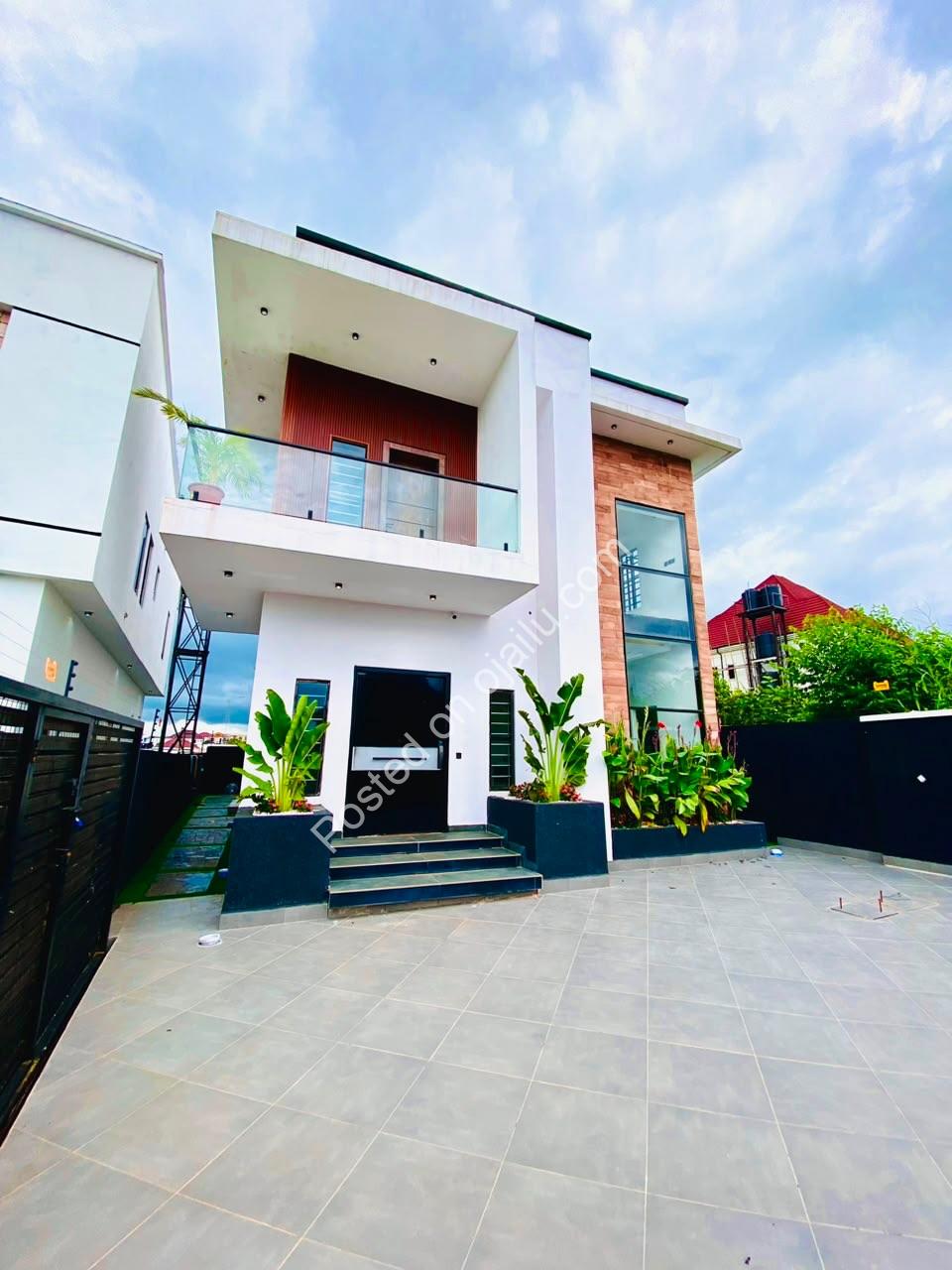 Move-In Ready: 4BR En-Suite in Centenary!