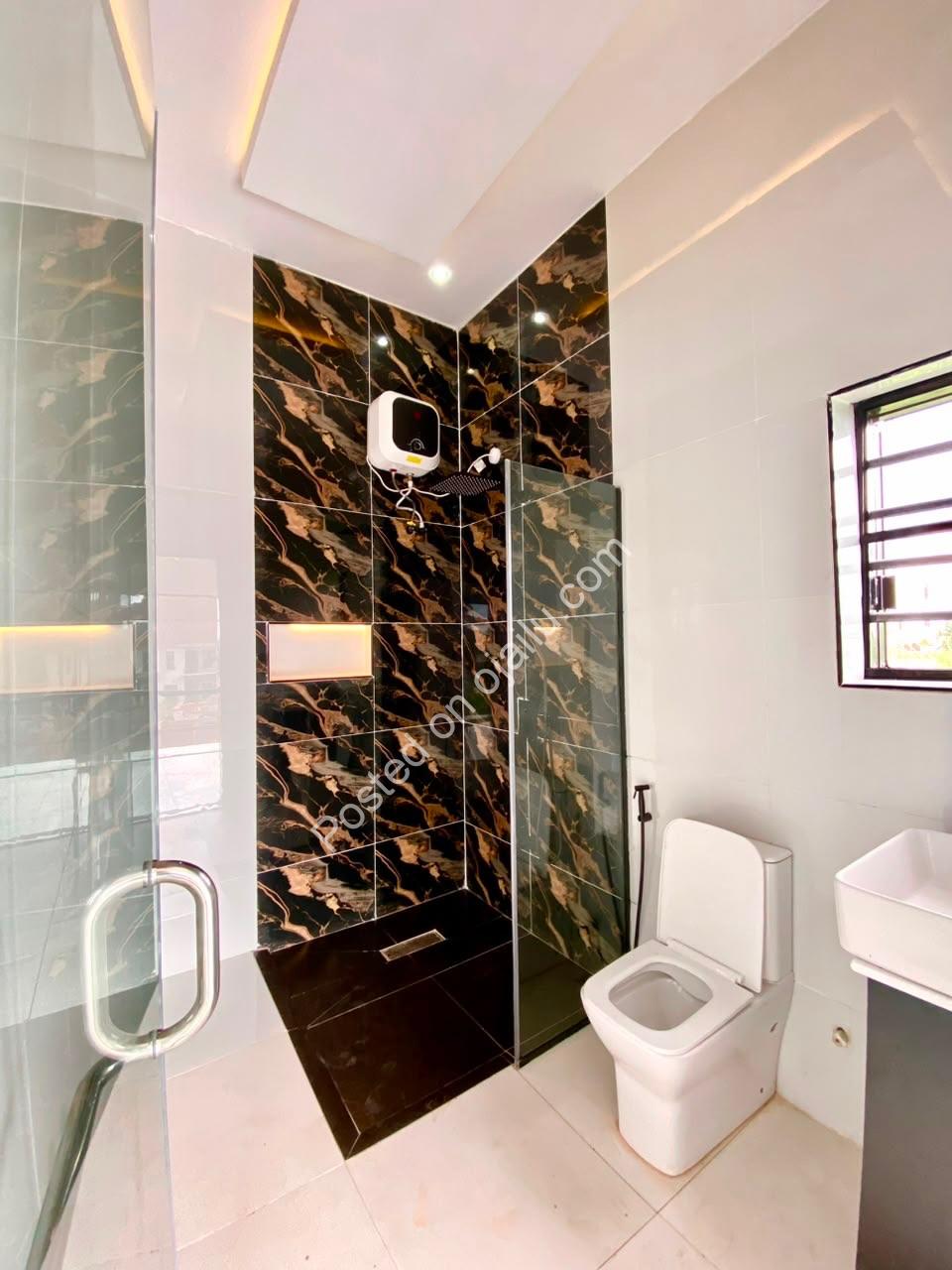 Move-In Ready: 4BR En-Suite in Centenary!