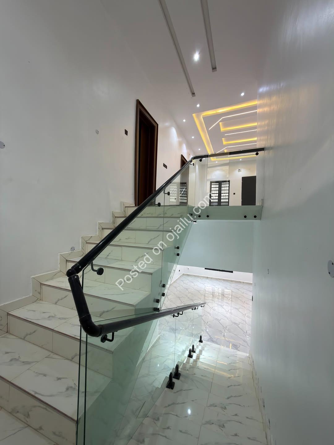 5-Bed Ensuite Duplex in Secure Enugu Estate