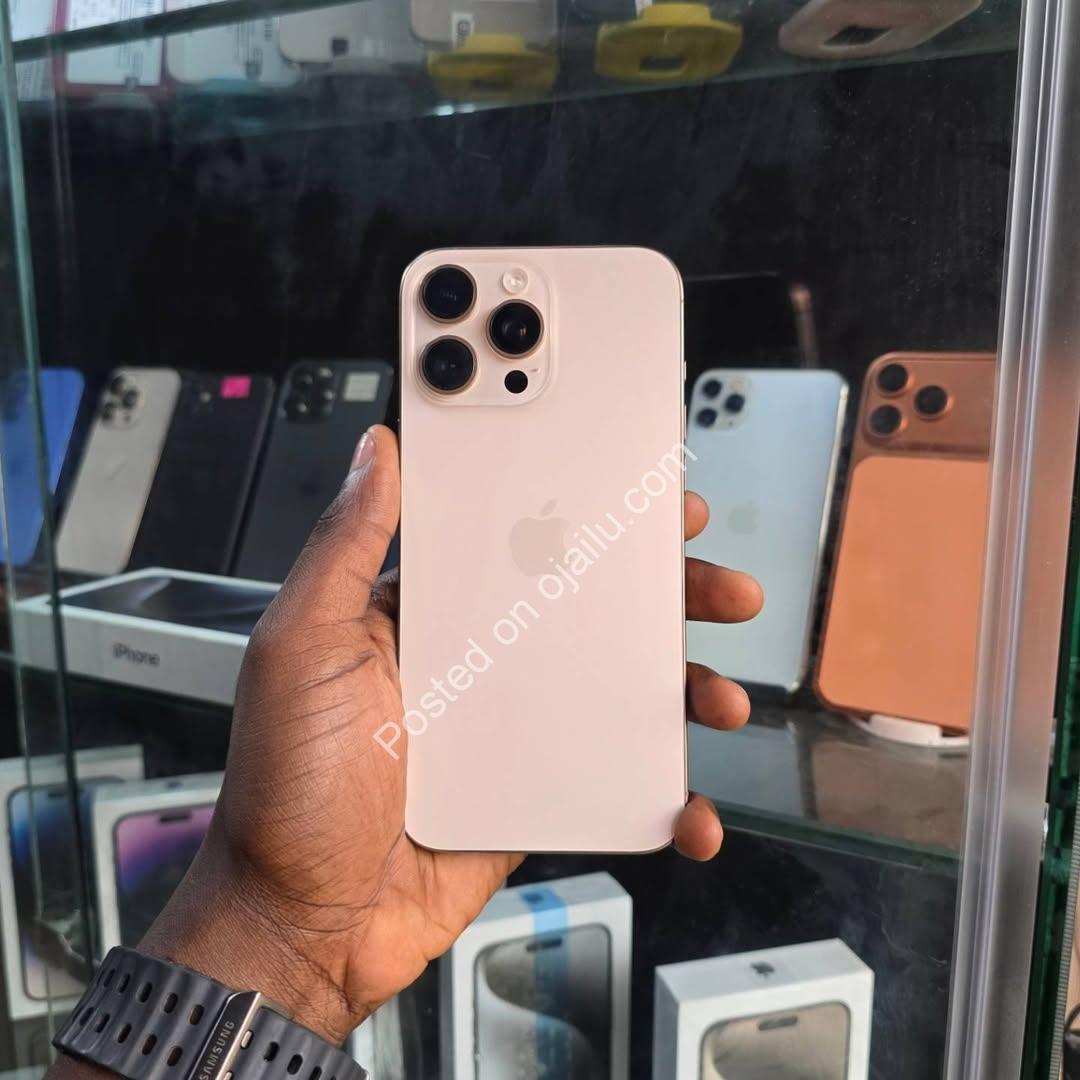 iPhone 16 Pro Max 256GB, Pristine UK Used — 88% Battery, Dual SIM!   Free Pouch & Screen Guard