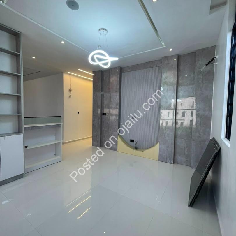 5-Bed Ikota Duplex: Pool, Gym & Cinema