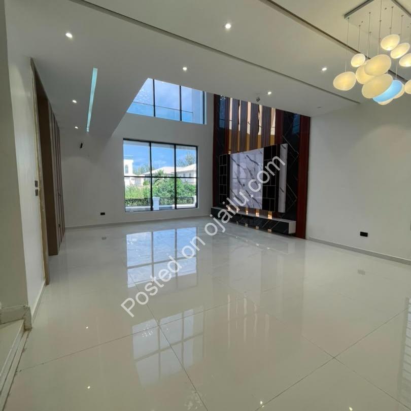 5-Bed Ikota Duplex: Pool, Gym & Cinema