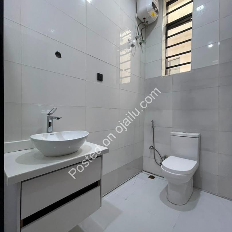 5-Bed Ikota Duplex: Pool, Gym & Cinema