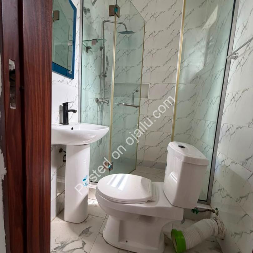 Chevron 4-Bed Duplex: Jacuzzi & Finishing Perfection