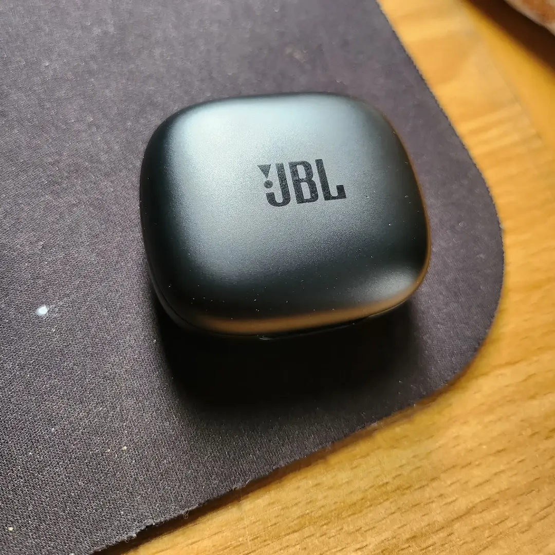 Immersive UK-Used JBL Live 2 Pro: ANC & Wireless Charging