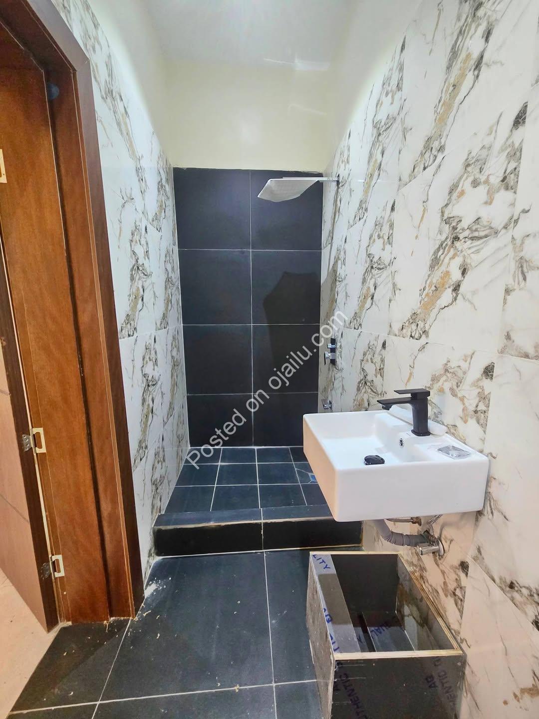 3BR All-Ensuite Haven w/ Inverter & High Ceilings