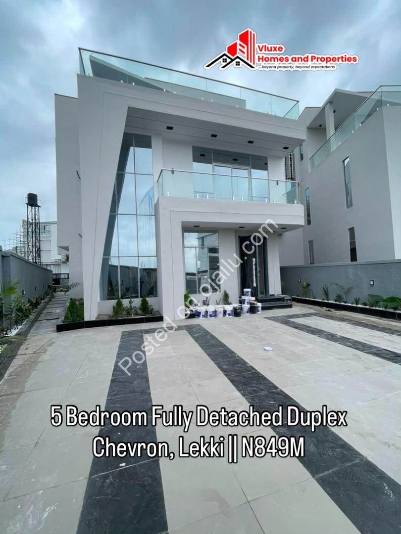 5-Bed Chevron Duplex: Pool, Cinema & CofO Ready