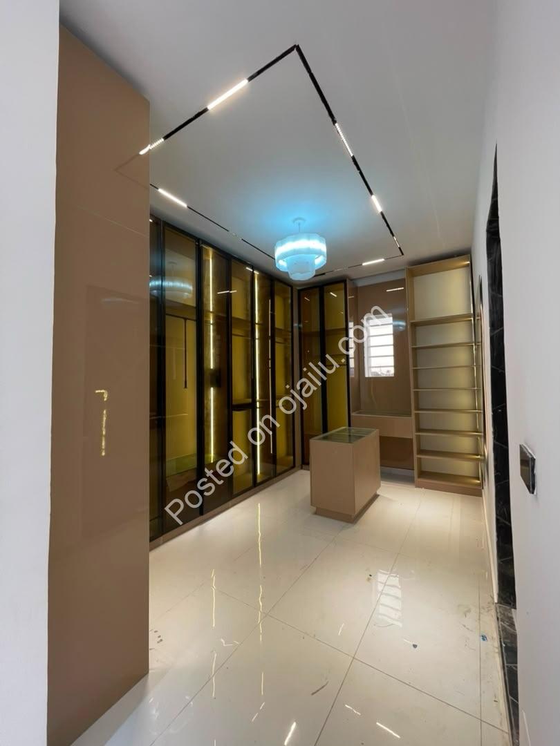 5-Bed Chevron Duplex: Pool, Cinema & CofO Ready