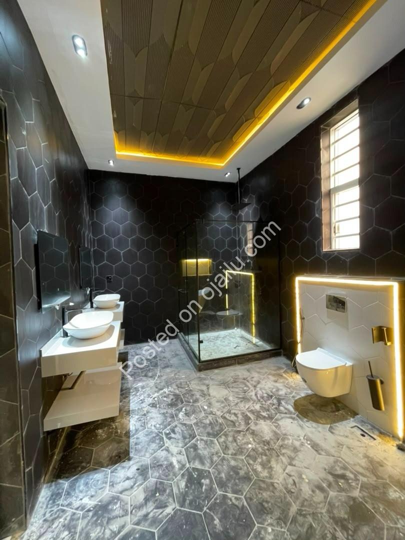 5-Bed Chevron Duplex: Pool, Cinema & CofO Ready