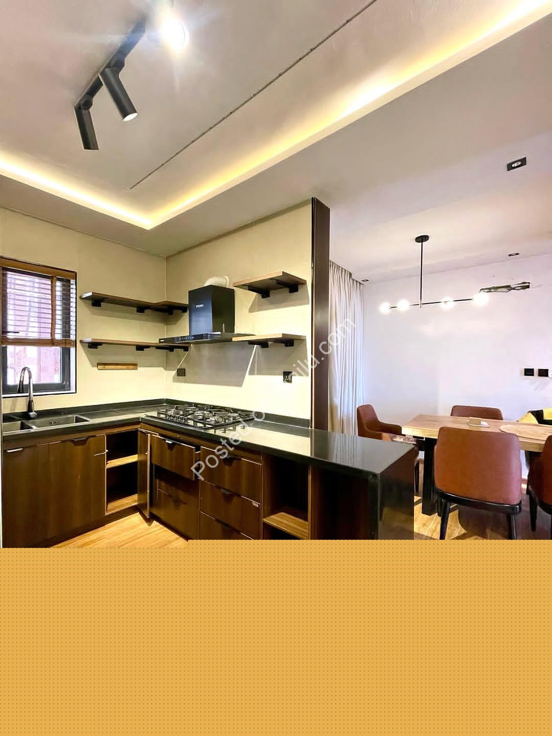 Skyline Penthouse: 3 Ensuite Bedrooms with Pool & 24hr Security