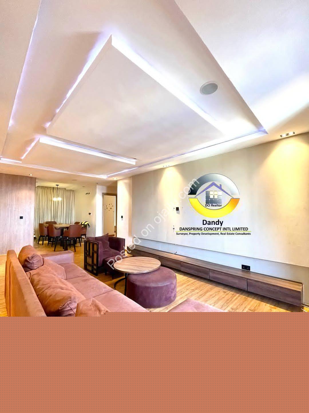 Skyline Penthouse: 3 Ensuite Bedrooms with Pool & 24hr Security