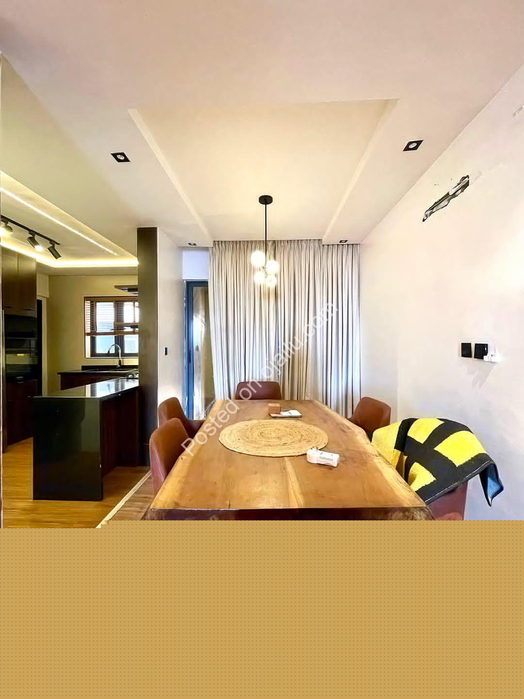 Skyline Penthouse: 3 Ensuite Bedrooms with Pool & 24hr Security