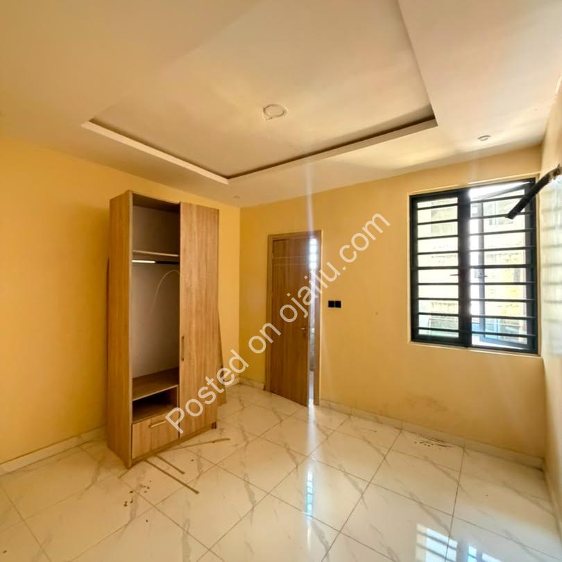 Elegant 3-Bed in Lekki Phase 1 – C of O Ready