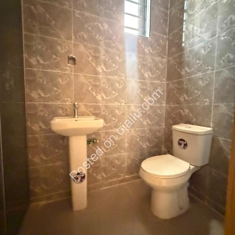 Elegant 3-Bed in Lekki Phase 1 – C of O Ready