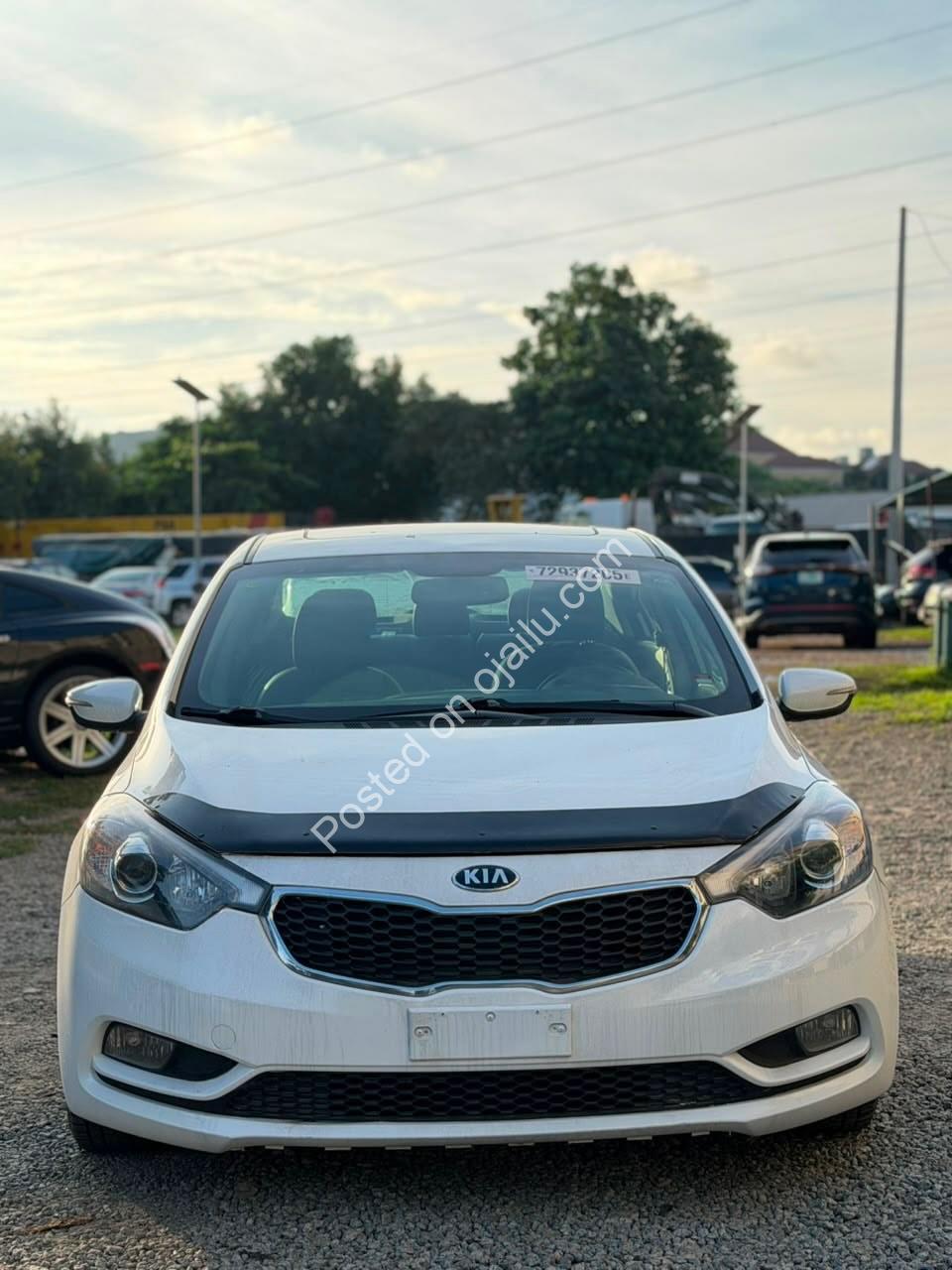 2015 Kia Forte EX: Sunroof & Leather, Abuja