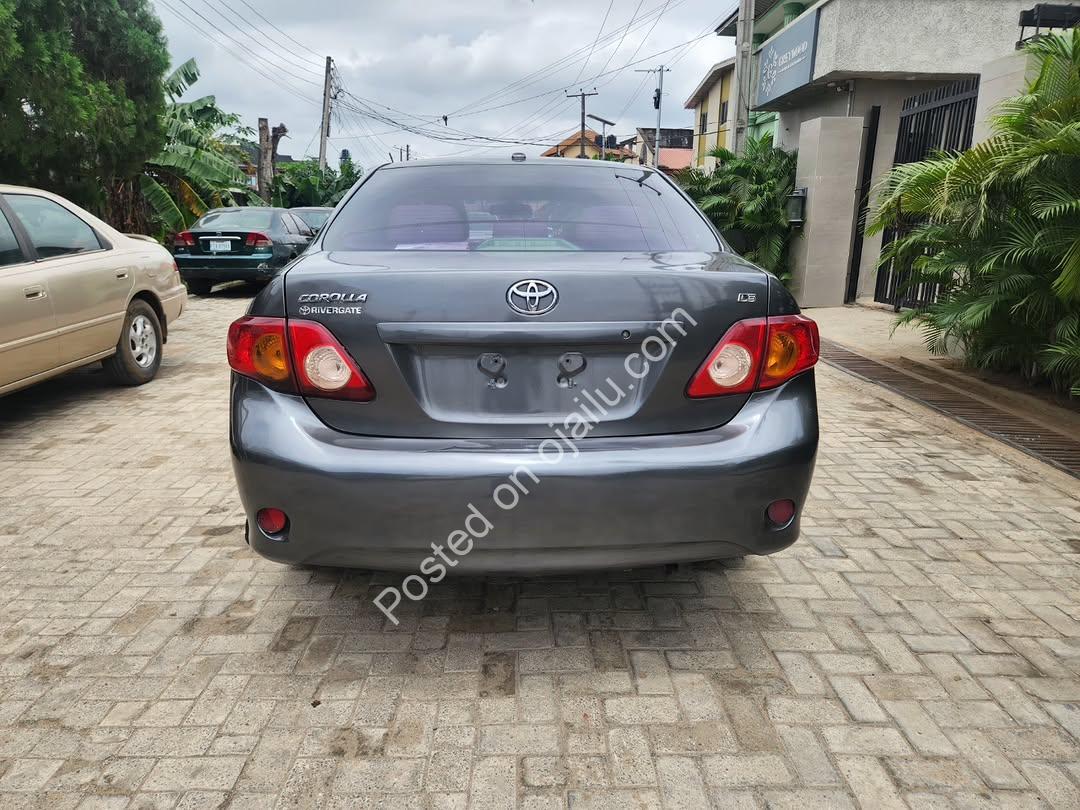 2010 Toyota Corolla: Dependable Auto