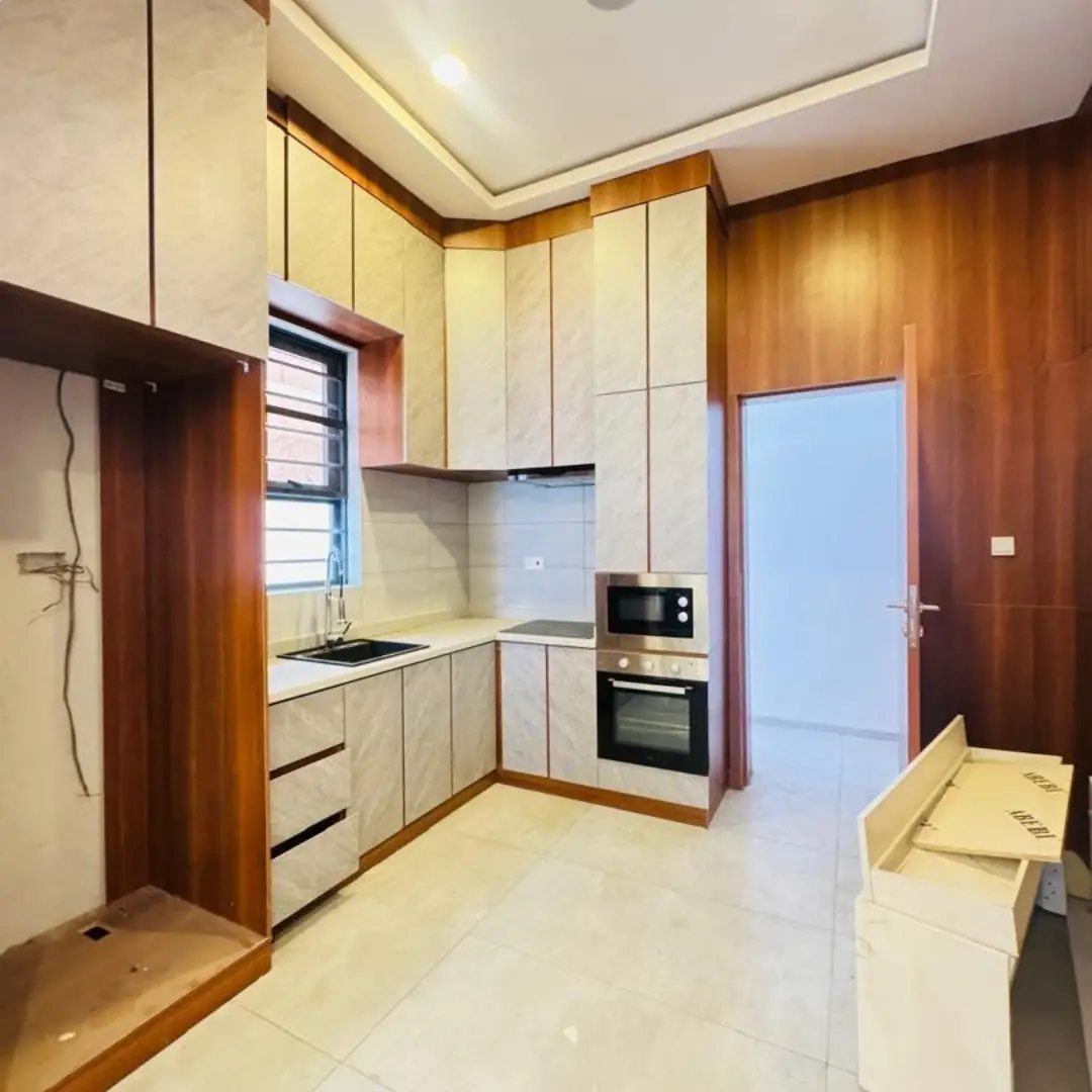 New 4-Bed Semiclassic in Lekki Phase 1 w/ BQ
