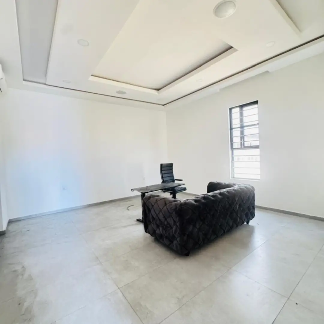 New 4-Bed Semiclassic in Lekki Phase 1 w/ BQ