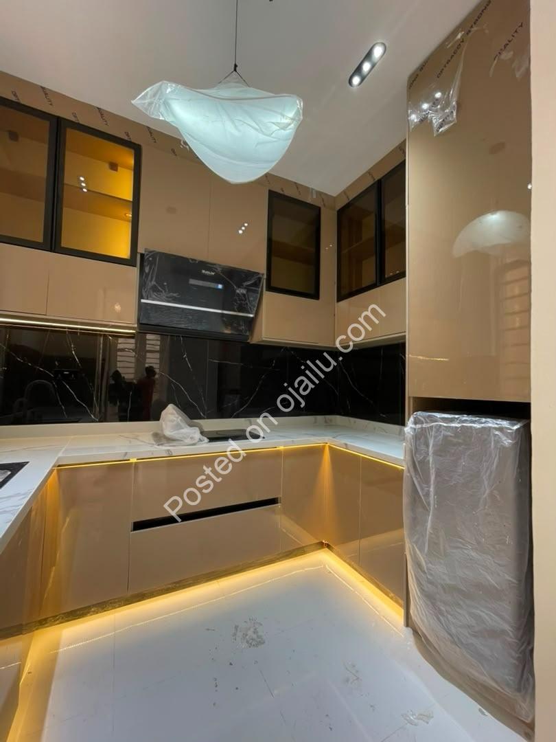 5-Bed Chevron Duplex: Pool, Cinema & CofO Ready