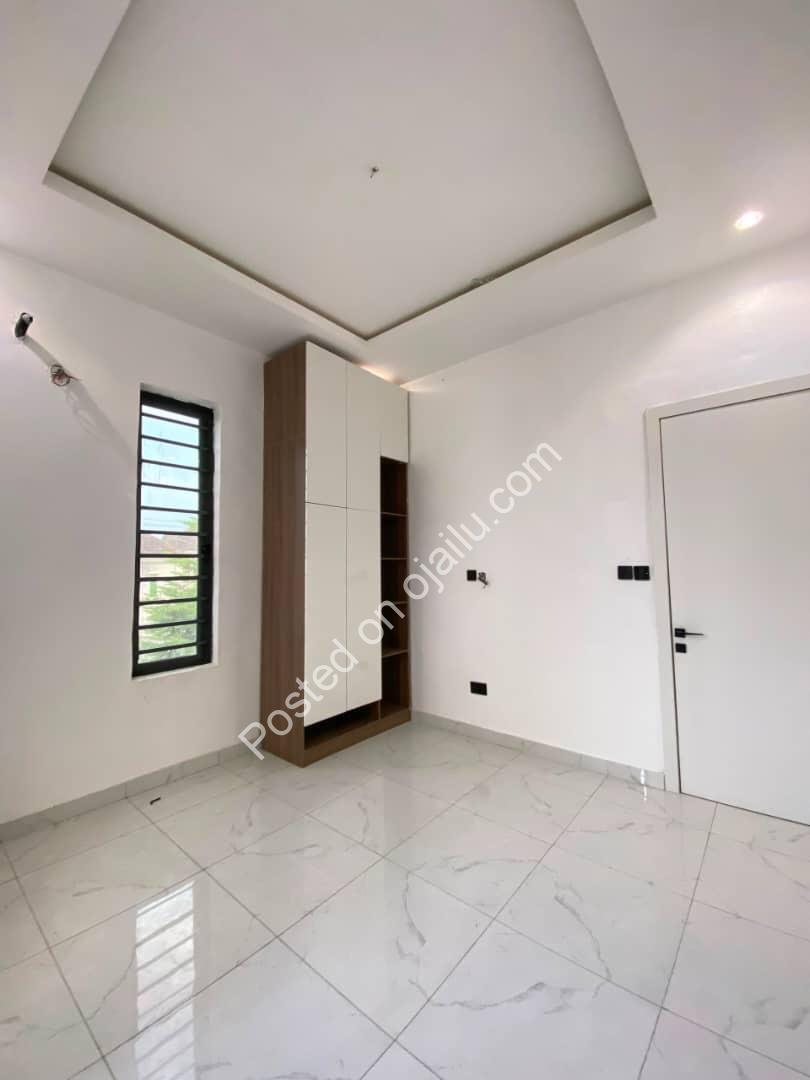 Move Into Perfection: 4BR Detached Duplex + BQ in Idado