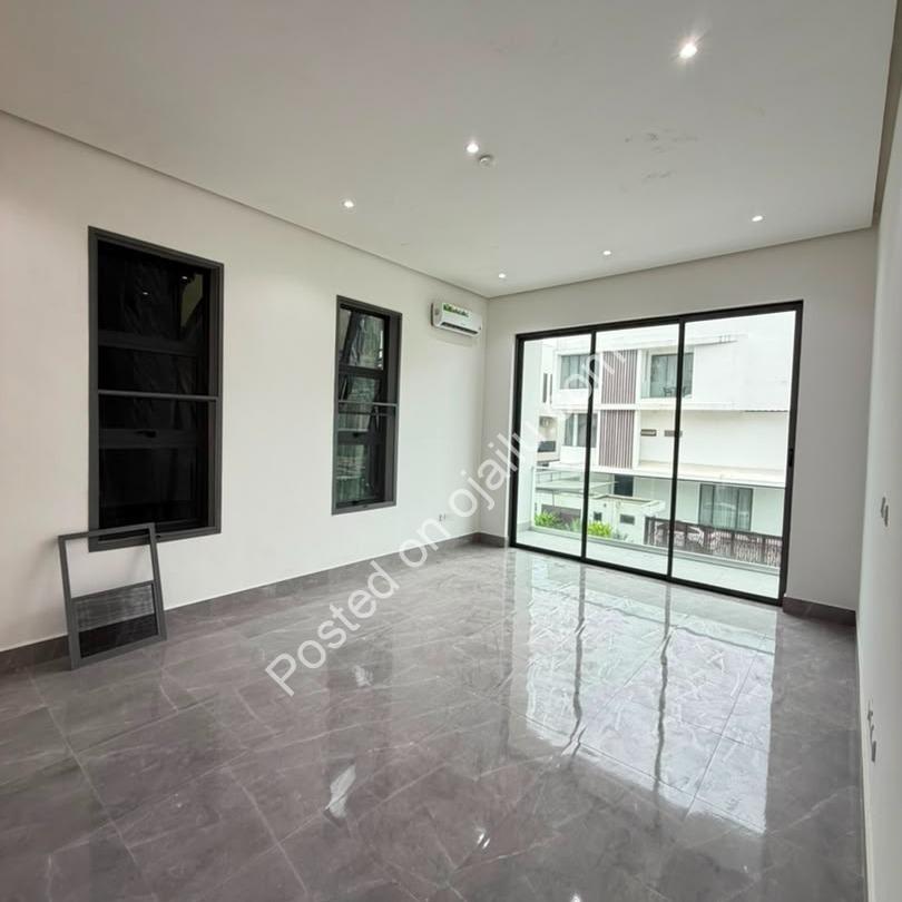 Ikoyi’s Finest: 5-Bed Smart Duplex with Cinema & Pool