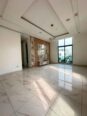 Elevator, Cinema & Pool: 5-Bed Stunner in Osapa