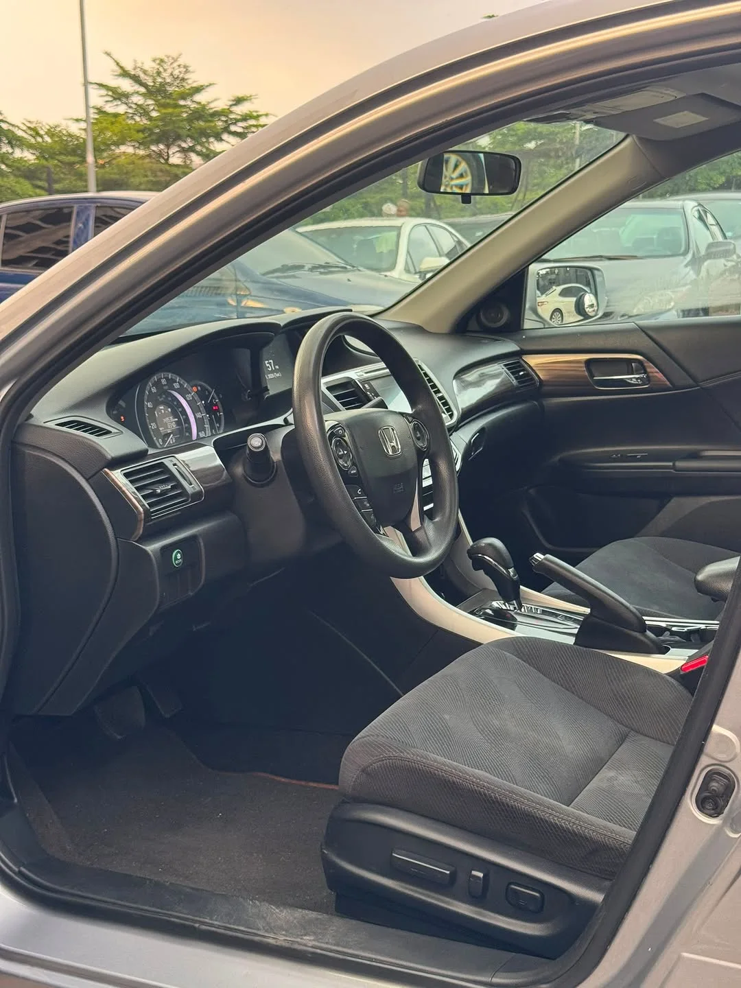 2016 Honda Accord EX-L | Luxury Sunroof Ride