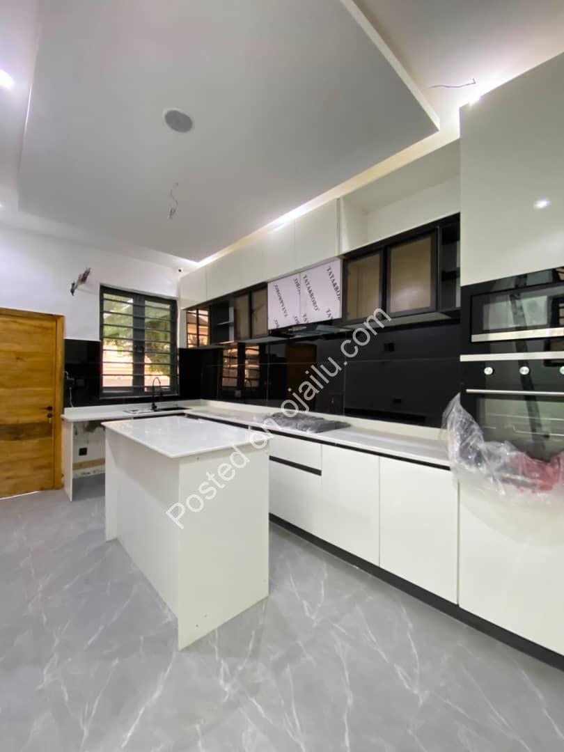 Move Into Perfection: 4BR Detached Duplex + BQ in Idado