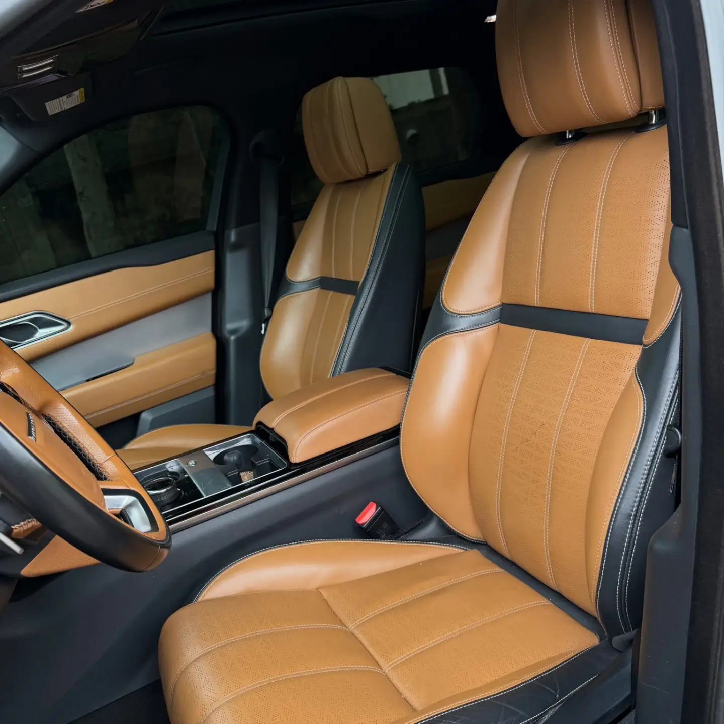 **Supercharged Style & Luxury: 2019 Velar P380**
