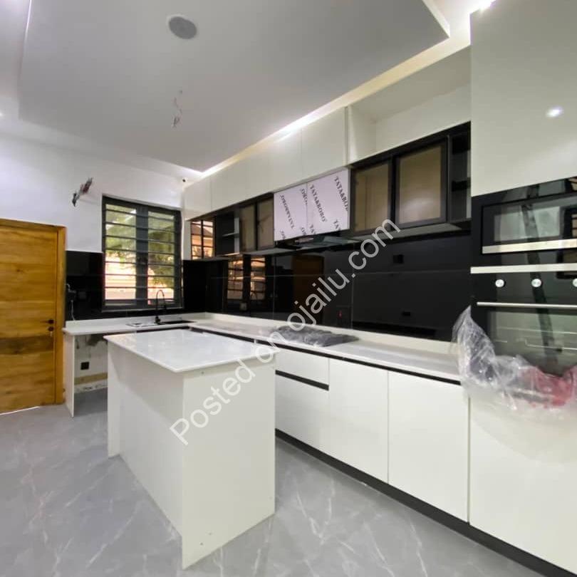 Move-In Ready 4-Bed Duplex + BQ in Idado