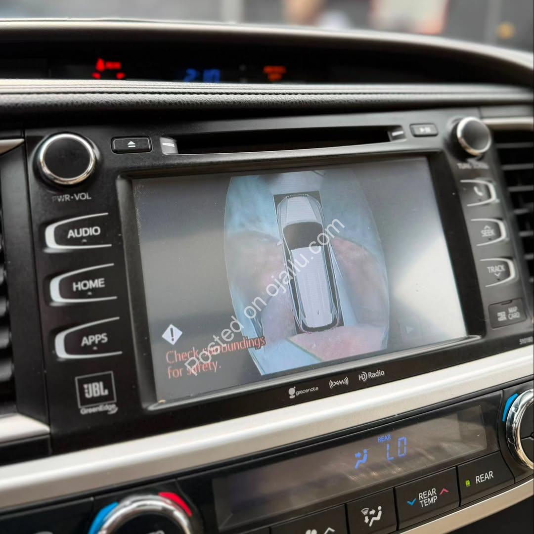 2017 Toyota Highlander Fully Loaded | Pristine