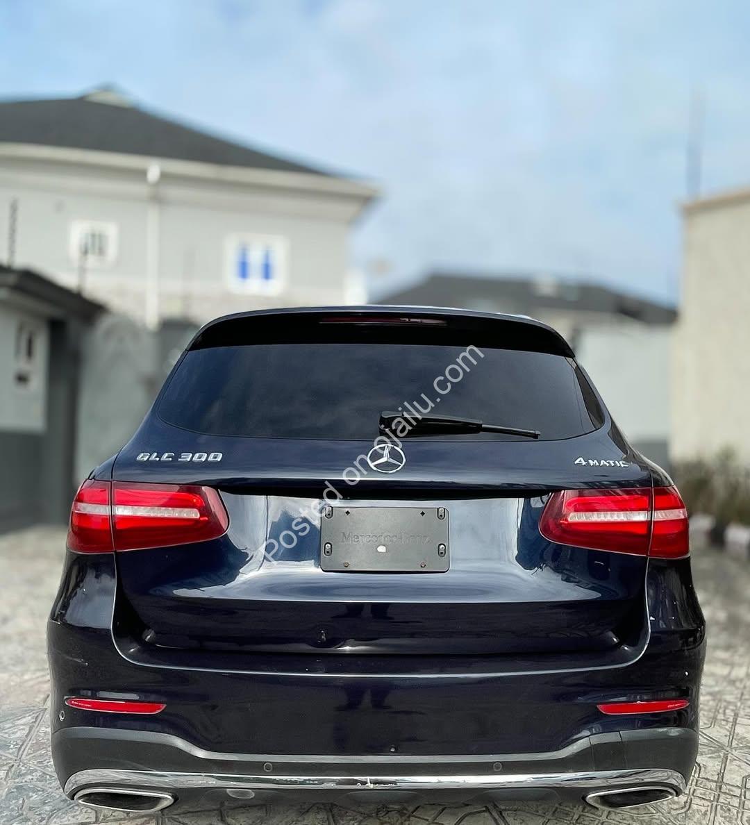 Luxury 2016 GLC300 4Matic – Panoramic Roof & 360° Camera