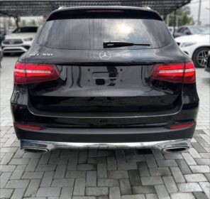 2018 Mercedes GLC300 4MATIC – Clean & Luxury Loaded!
