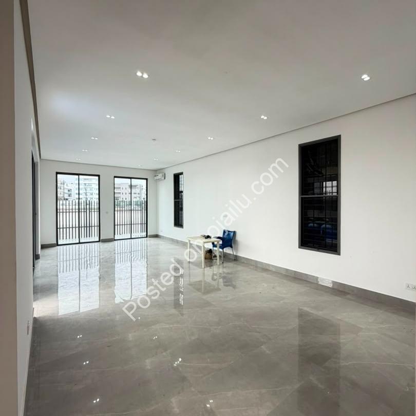 Ikoyi’s Finest: 5-Bed Smart Duplex with Cinema & Pool