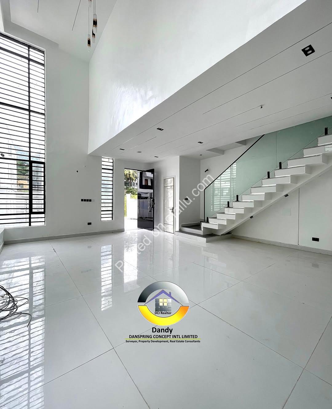 Stunning 5-Bed Duplex with Private Cinema & Rooftop in Chevron