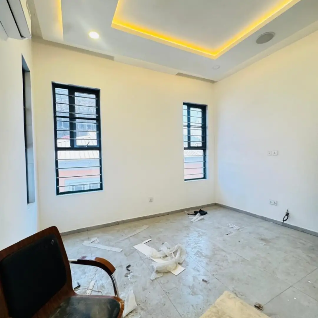 New 4-Bed Semiclassic in Lekki Phase 1 w/ BQ