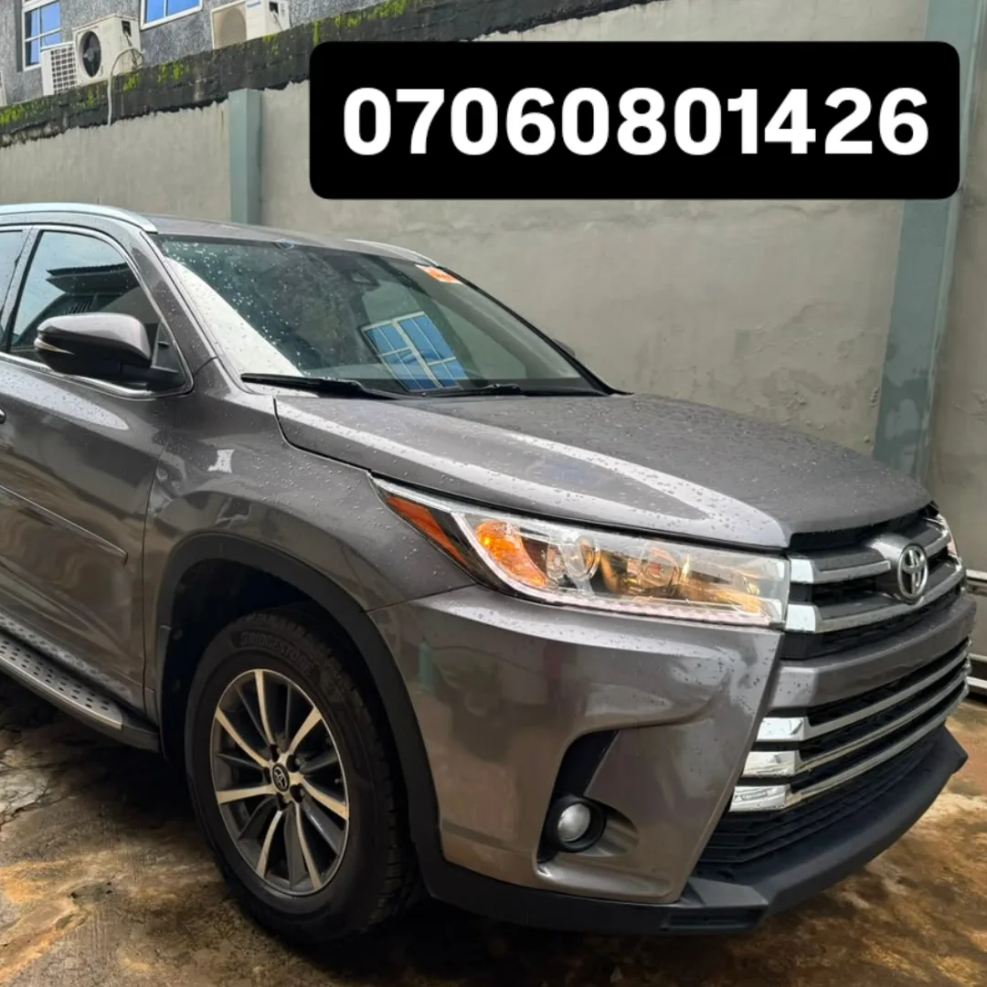 Toyota Highlander XLE, 2018 – Premium Ride, Smart Price!