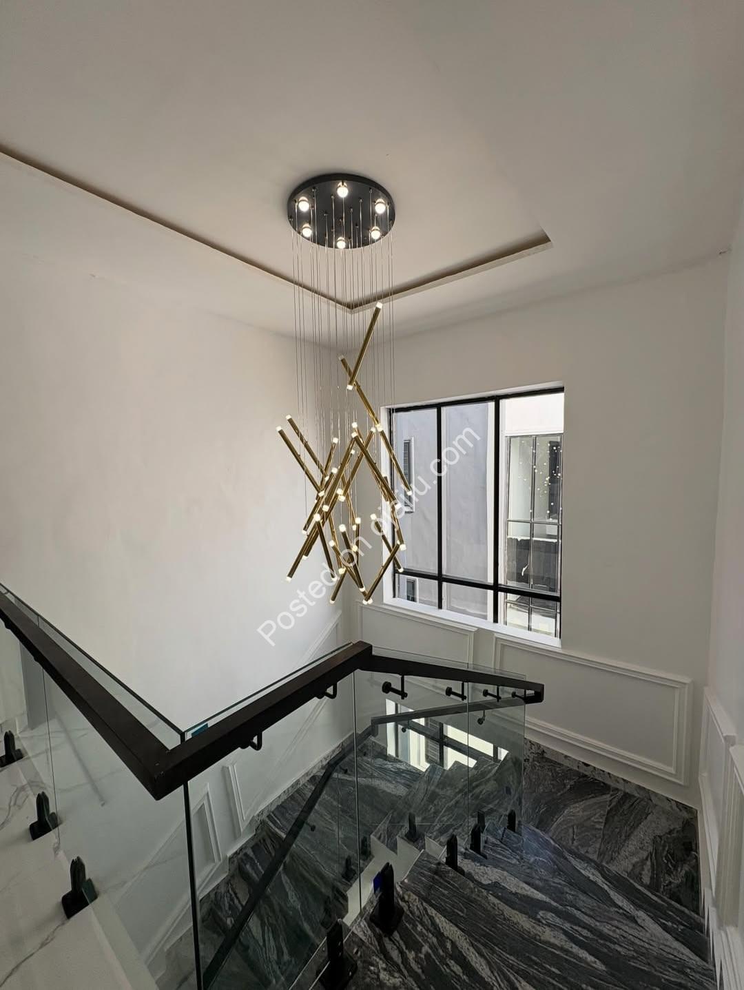 Executive 5-Bed Ensuite Triplex in Prime New Haven