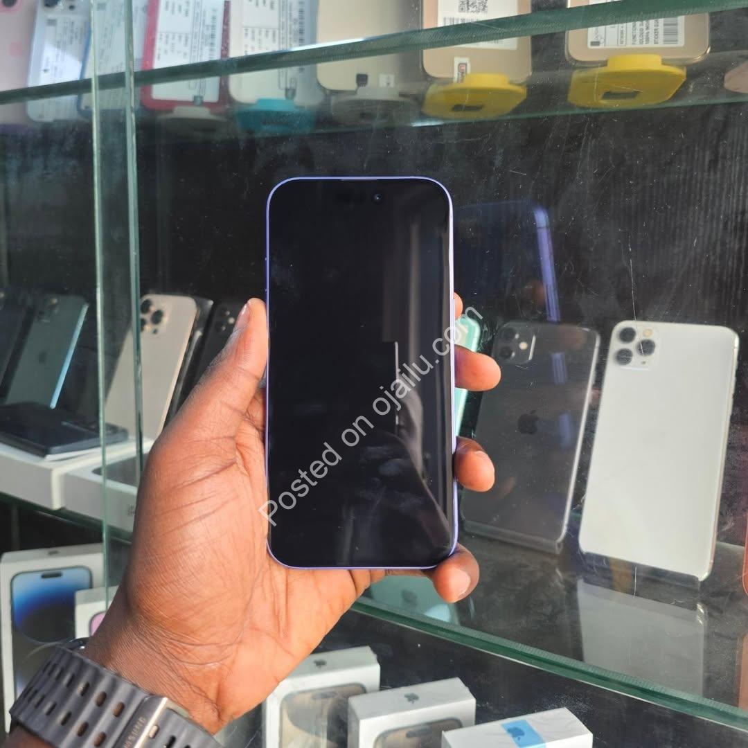 Premium iPhone 16, 100% Battery, Free Gifts!